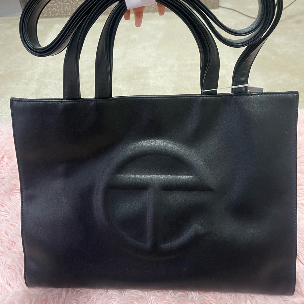 Medium Telfar Bag (Black)